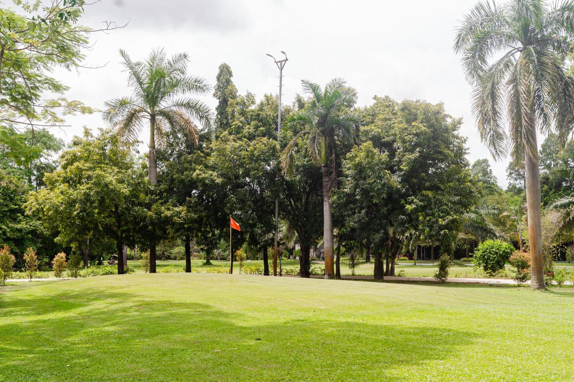 Baan Suan Khun Ta And Golf Resort Ubon Ratchathani Exteriör bild
