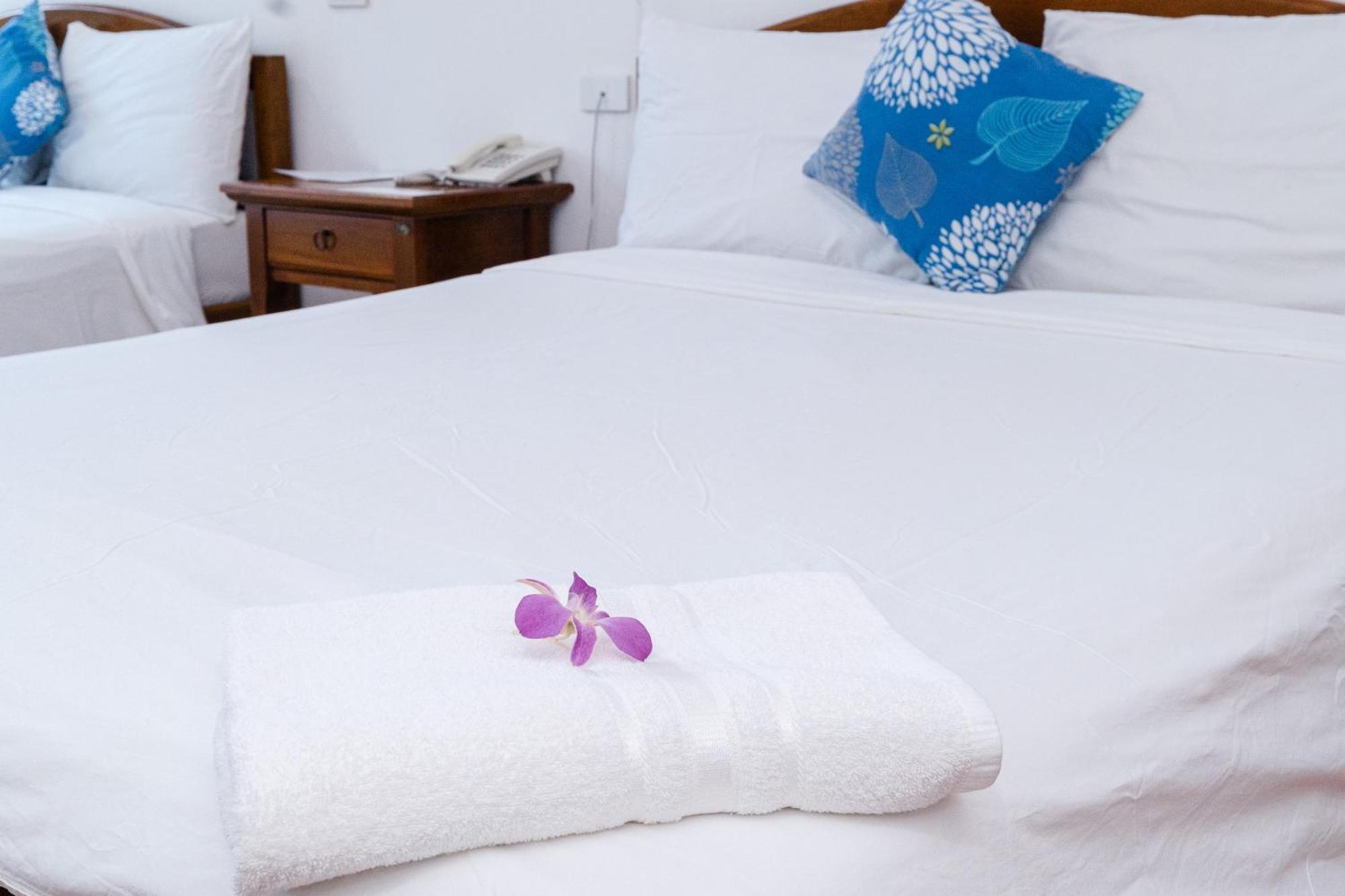Baan Suan Khun Ta And Golf Resort Ubon Ratchathani Exteriör bild