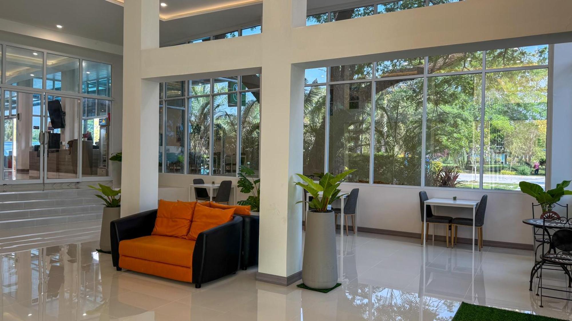 Baan Suan Khun Ta And Golf Resort Ubon Ratchathani Exteriör bild